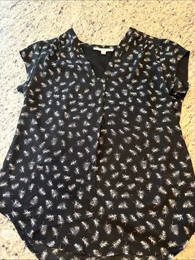 fun 2 fun Black Feather-Print V-Neck Cap-Sleeve Blouse
